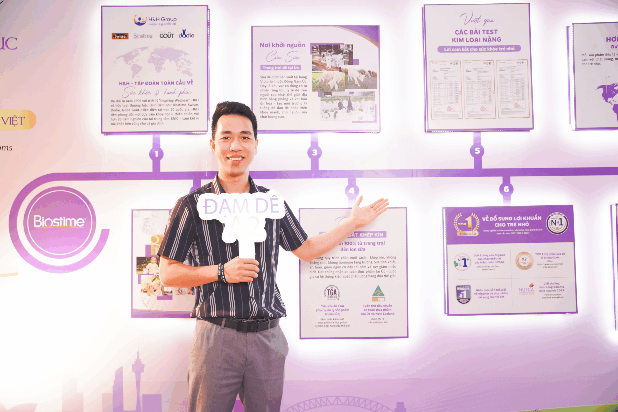 Bác sĩ Đoàn Hải Đăng có mặt tại sự kiện để chia sẻ kiến thức chăm con cho các mẹ